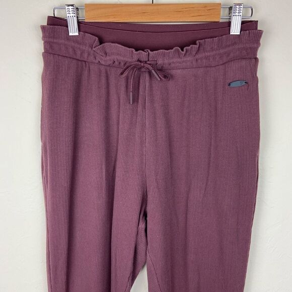 Gymshark Ribbed Studio Jogger Pants - Winter Berry - Picture 4 of 8